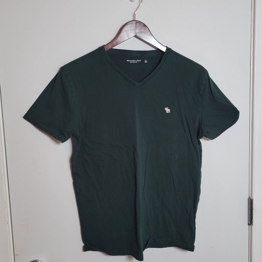 Abercrombie & Fitch V-Neck